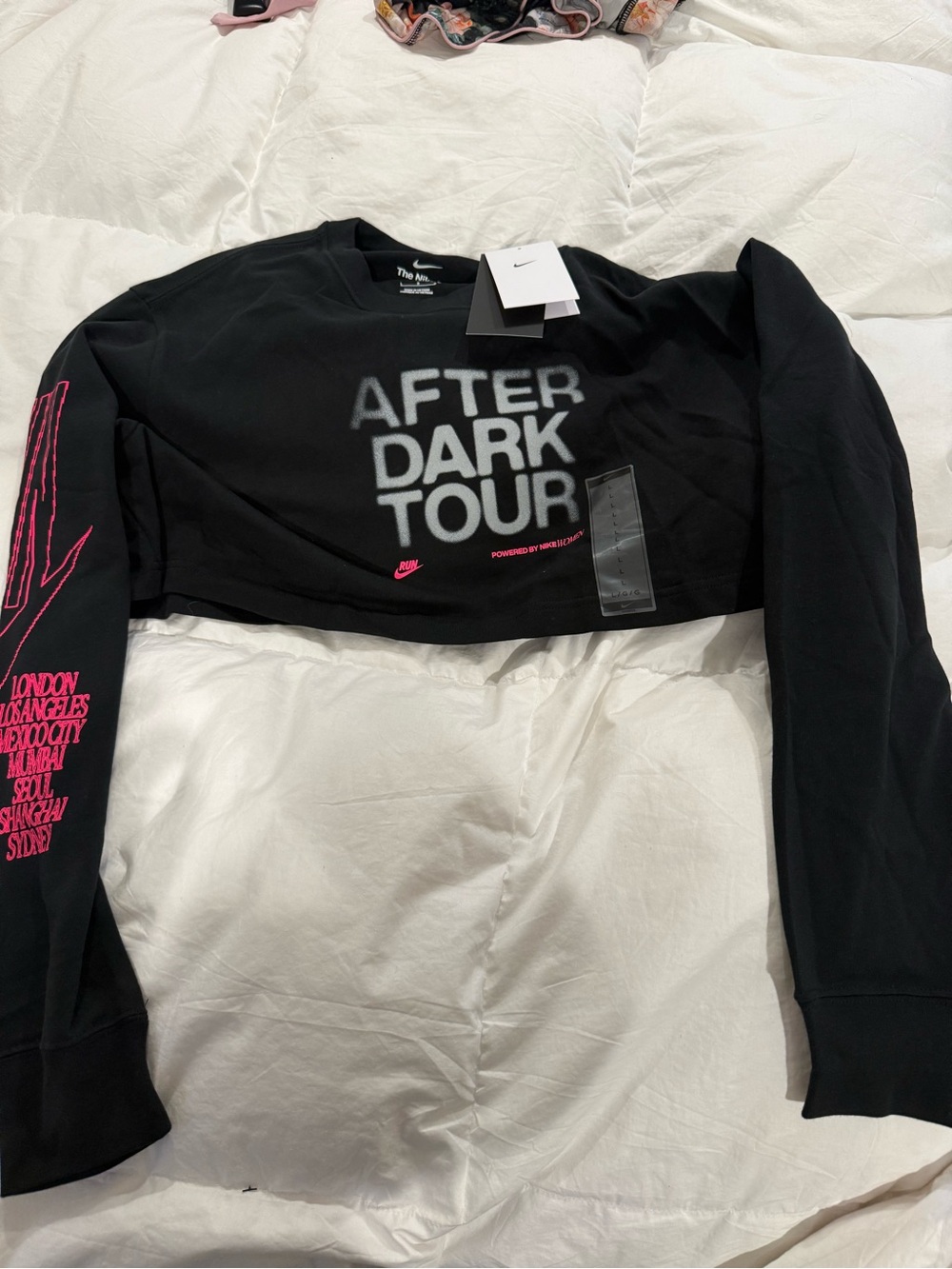 Nike After Dark Tour Women's Oversized Long-Sleeve Cropped T-Shirt - Picture 17 of 17